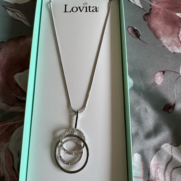 Lovita Silver Necklace with Interlocking Circles READ DESCRIPTION - Picture 2 of 5